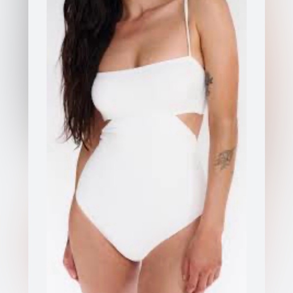 Else Boucle Hidden Underwire One-Piece Swimsuit – White, French Design